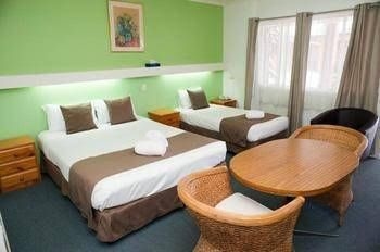Riviera Motel1