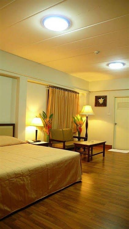 โรงแรมเดอะ คาแนล (The Canal Hotel)1