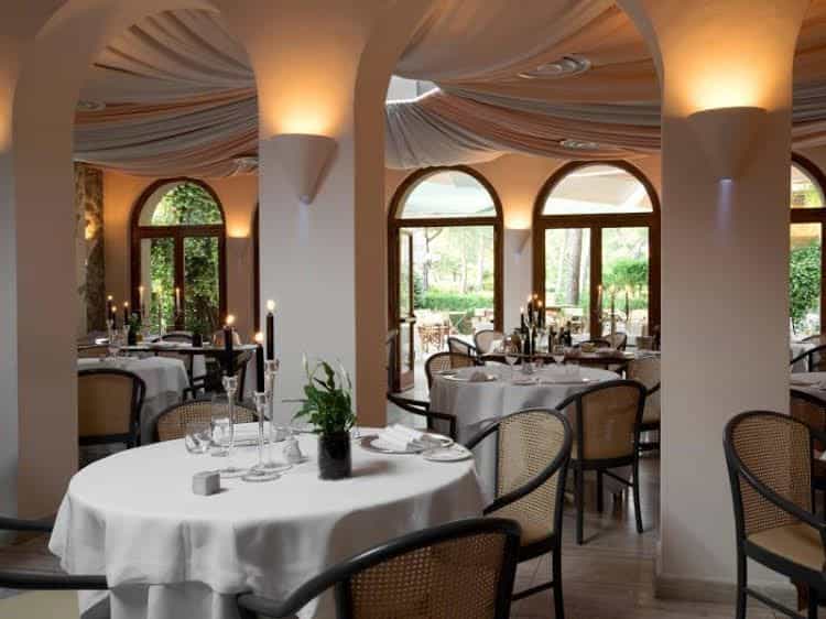 Avgvstvs Hotel & Resort