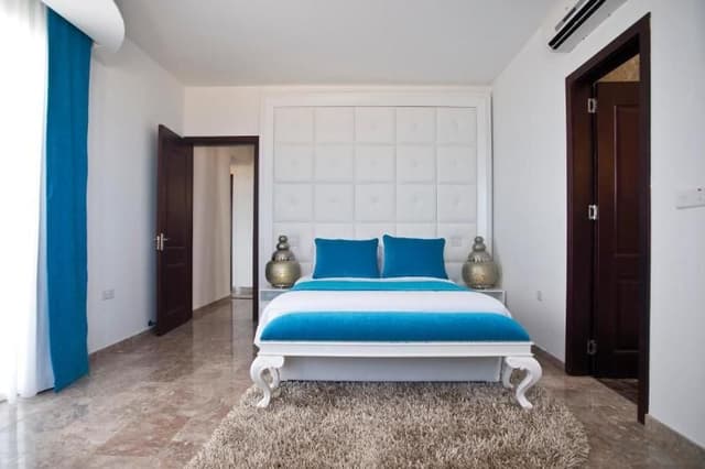 VILLA FOUR BEDROOMS