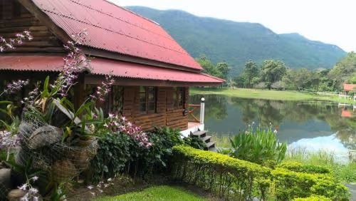 Standard Twin Room with Lake View
