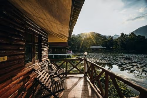 Standard Twin Room with Lake View