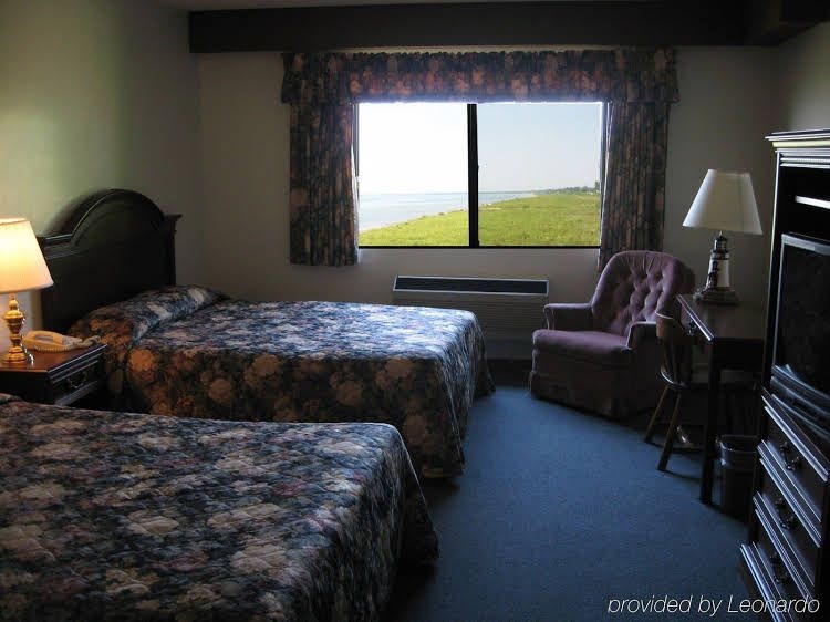Lighthouse Inn - Two Rivers4