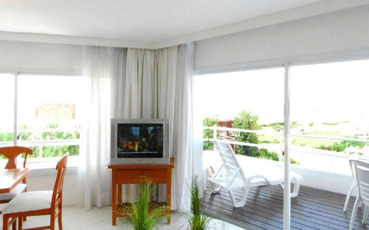 Hotel Las Olas Resort3