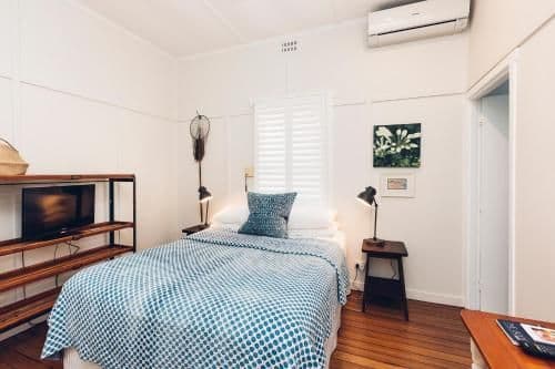 Queen Room with En Suite Bathroom