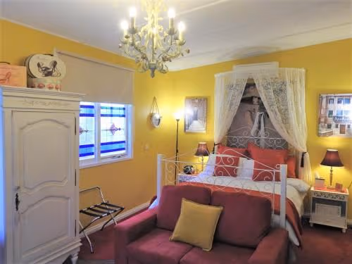Garden One-Bedroom Apartment