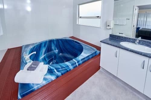 Studio with Hot Tub