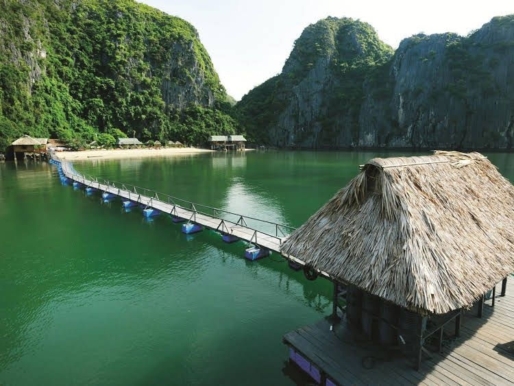 Cat Ba Sandy Beach Resort1