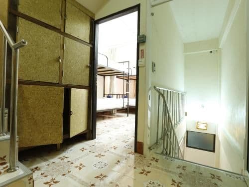 Bed in 6-Bed Mixed Dormitory Room with Air-Con