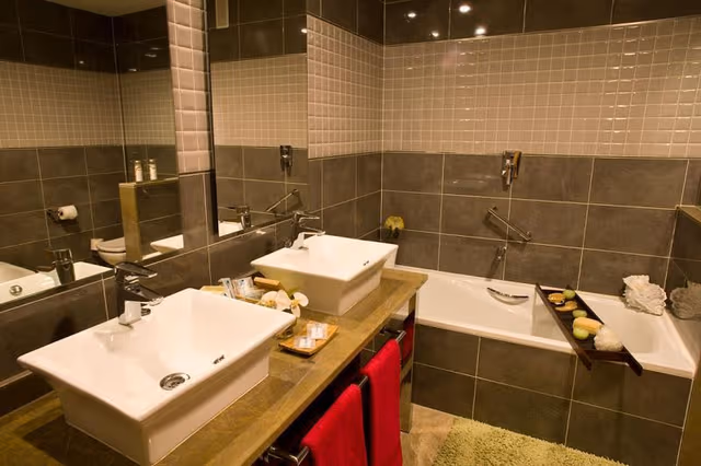 SUITE CAPACITY 2