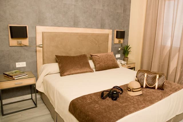SUITE TWO BEDROOMS