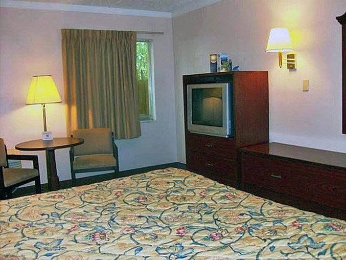 Motel 6 - Tampa Fairgrounds3