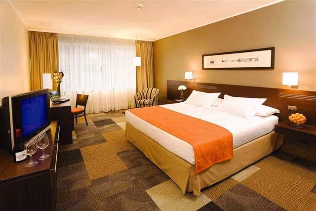 DOUBLE KING SIZE BED