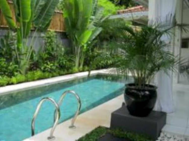 Villa Rumah Putih1