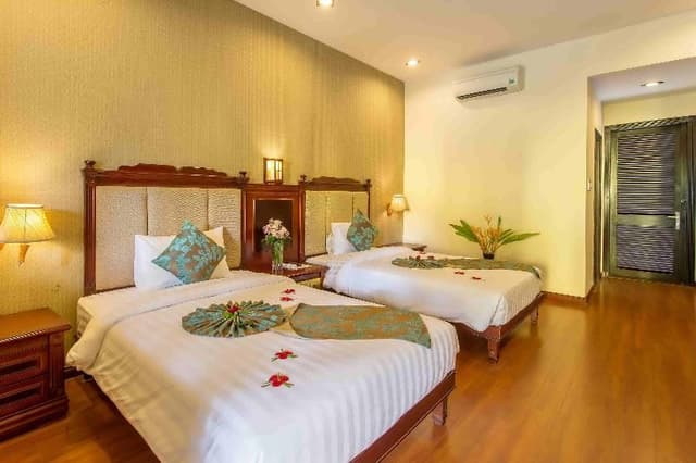 TWIN GRAND DELUXE