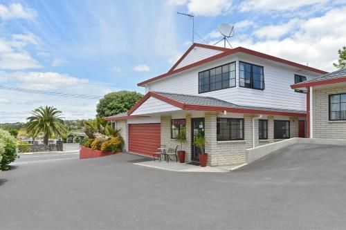 Bks Pohutukawa Lodge0