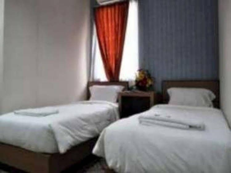 Hotel Gajah Mada 100 Hotel Gajah Mada 100
