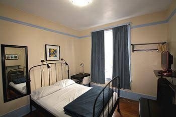 Samesun Backpackers Vancouver4