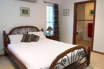 Kingfishers Manor0