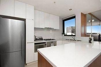 Waterfront Apartments Melbourne0