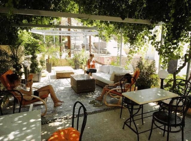 Grace Hotel & Studios0