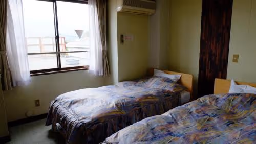 Twin Room - Non-Smoking