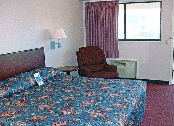 Motel 6 Springfield - North3