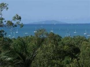 Airlie Beach Myaura Bed & Breakfast2
