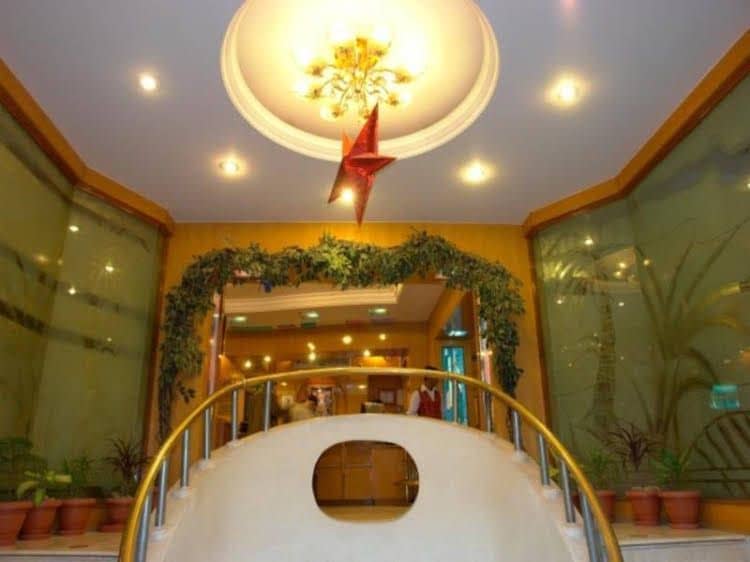 โรงแรมซิงห์ อินเตอร์เนชั่นแนล โรงแรมซิงห์ อินเตอร์เนชั่นแนล