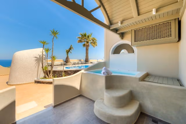 SUITE WITH JACUZZI