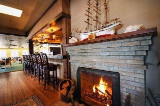 Island Inn0