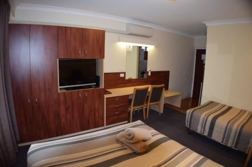 Acacia Motor Inn1