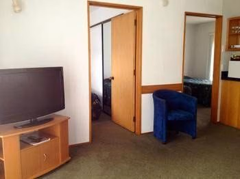 Academy Motor Lodge2