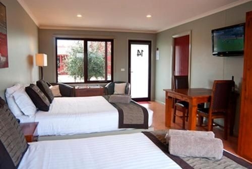แบร์นส์เดล โมเต็ล (Bairnsdale Motel)0