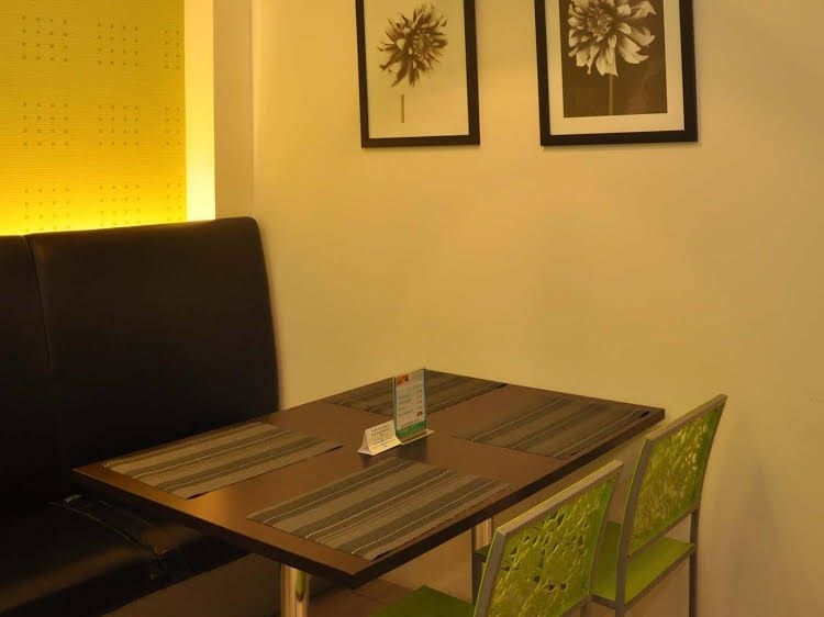 โรงแรมเพอมาตา (Hotel Permata)0
