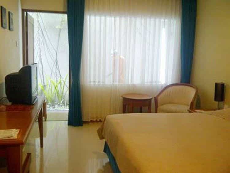 โรงแรมอีเมอร์ซา มาลิโอโบโร โรงแรมอีเมอร์ซา มาลิโอโบโร