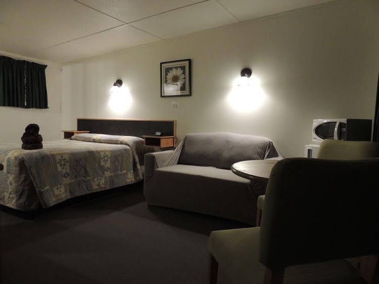 100 Mile Motel & RV Park2