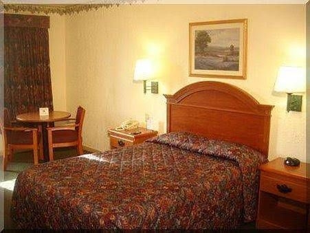 Bays Inn and Suites Baytown2