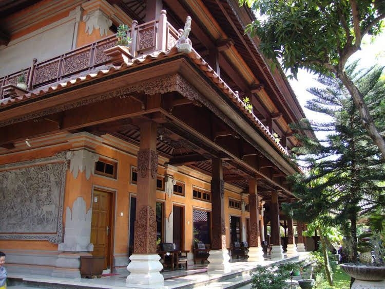 ซูเปอร์ โอโย 3261 โฮเทล ราตู (Super OYO 3261 Hotel Ratu)1