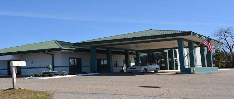 Camilla Inn & Suites3