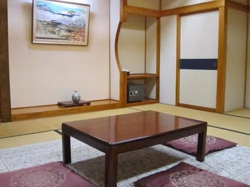 Japanese-Style Superior Room with Shared Bathroom (5 Adult)