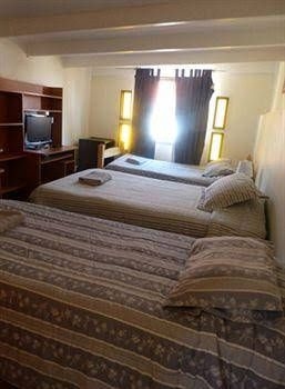 Hostal Residencia Blest Gana3