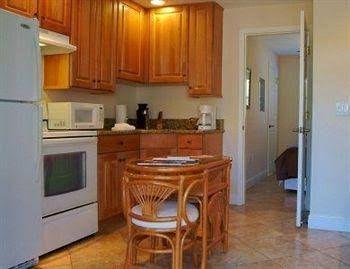 Tropical Breeze Resort - Sarasota2
