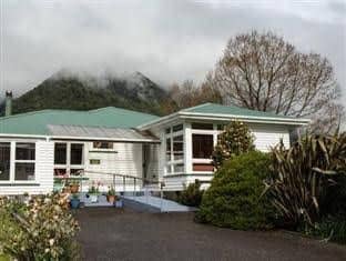 Rainforest Motel Rainforest Motel