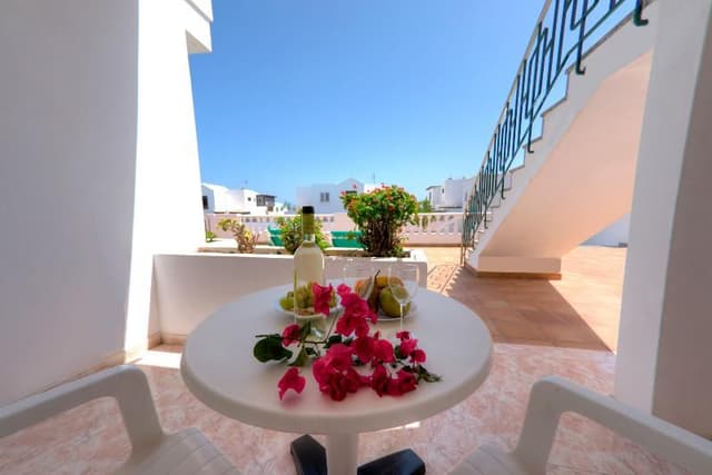 APARTMENT WITH TERRACE