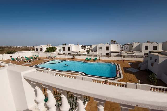 APARTMENT POOL VIEW