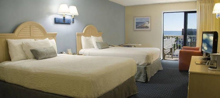 Coastal Palms Inn and Suites0
