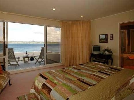Acacia Bay Lakefront B&B3