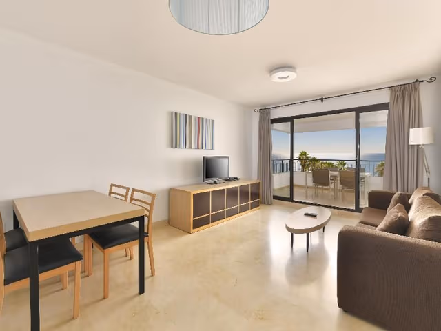 APARTMENT OCEAN FRONT TWO BEDROOMS