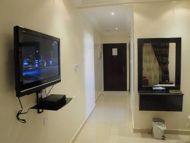Marina Royal Hotel Suite2
